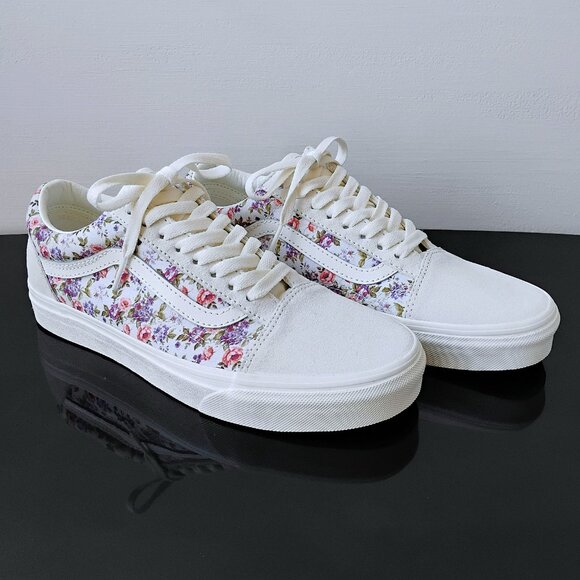 Vans Women's Old Skool Suede / Canvas Sneaker in Adorable Vintage Floral - Picture 2 of 12